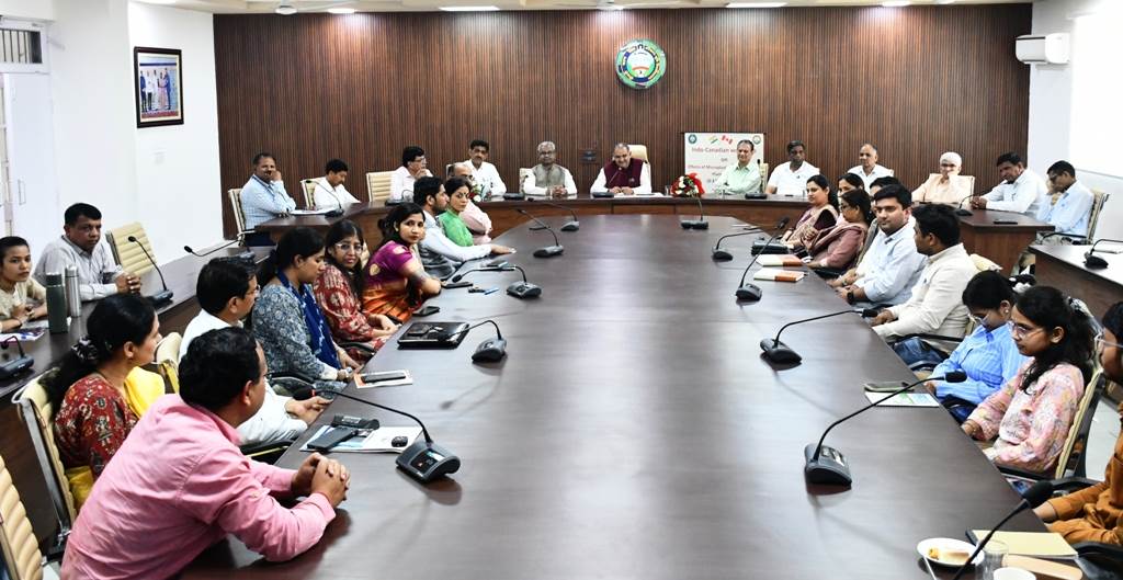 प्लास्टिक का इस्तेमाल स्वास्थ्य के लिए हानिकारक इसका उपयोग कम से कम करें प्रो बलदेव राज काम्बोज